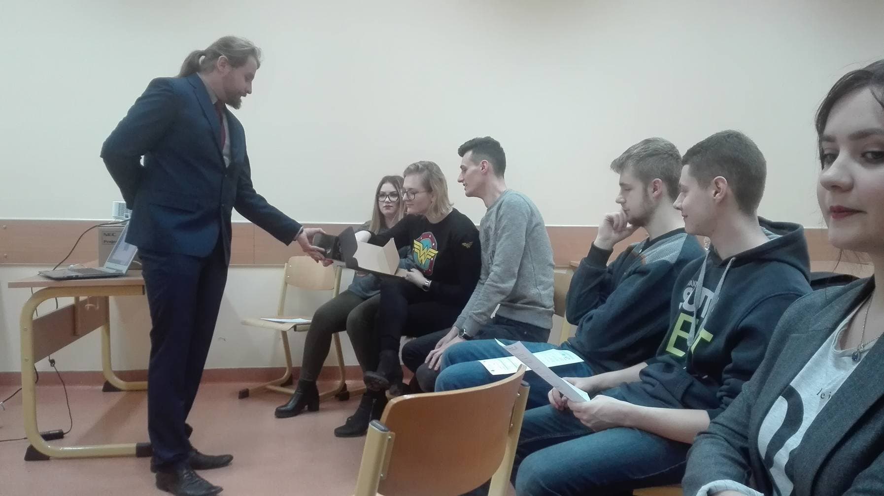 Studenci AP w Akademickich Mistrzostwach Debat Oksfordzkich