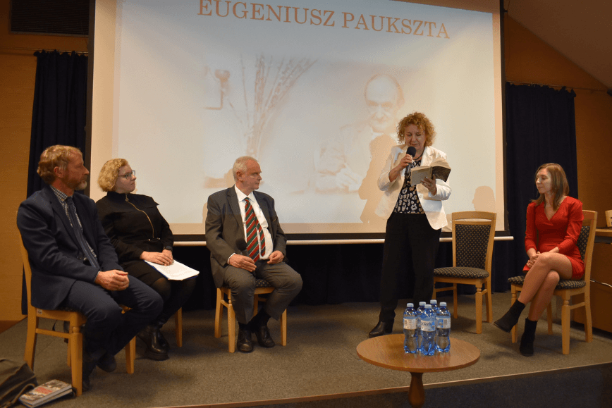 Ekspatriacja w literaturze pt. 'Jeszcze pamiętam…’.