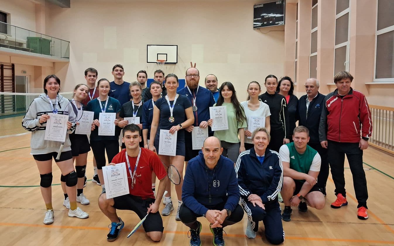 III Mistrzostwa Uniwersytetu Pomorskiego w Słupsku w badmintona w grach pojedynczych mężczyzn oraz deblach kobiet