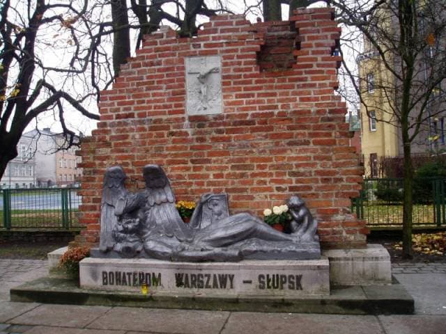 Słupsk pomnik.jpg