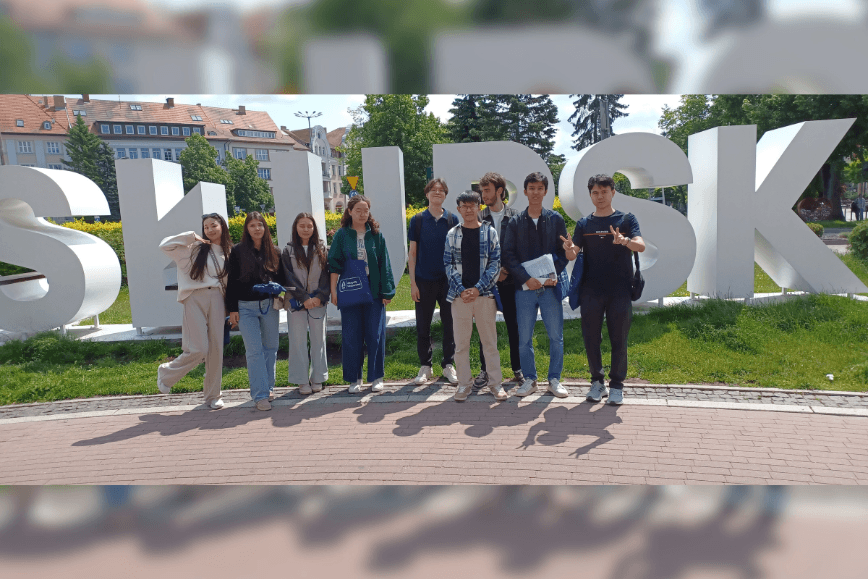 STUDENCI Z KAZACHSTANU ŚLADAMI „TAJEMNIC SŁUPSKICH KAMIENIC”