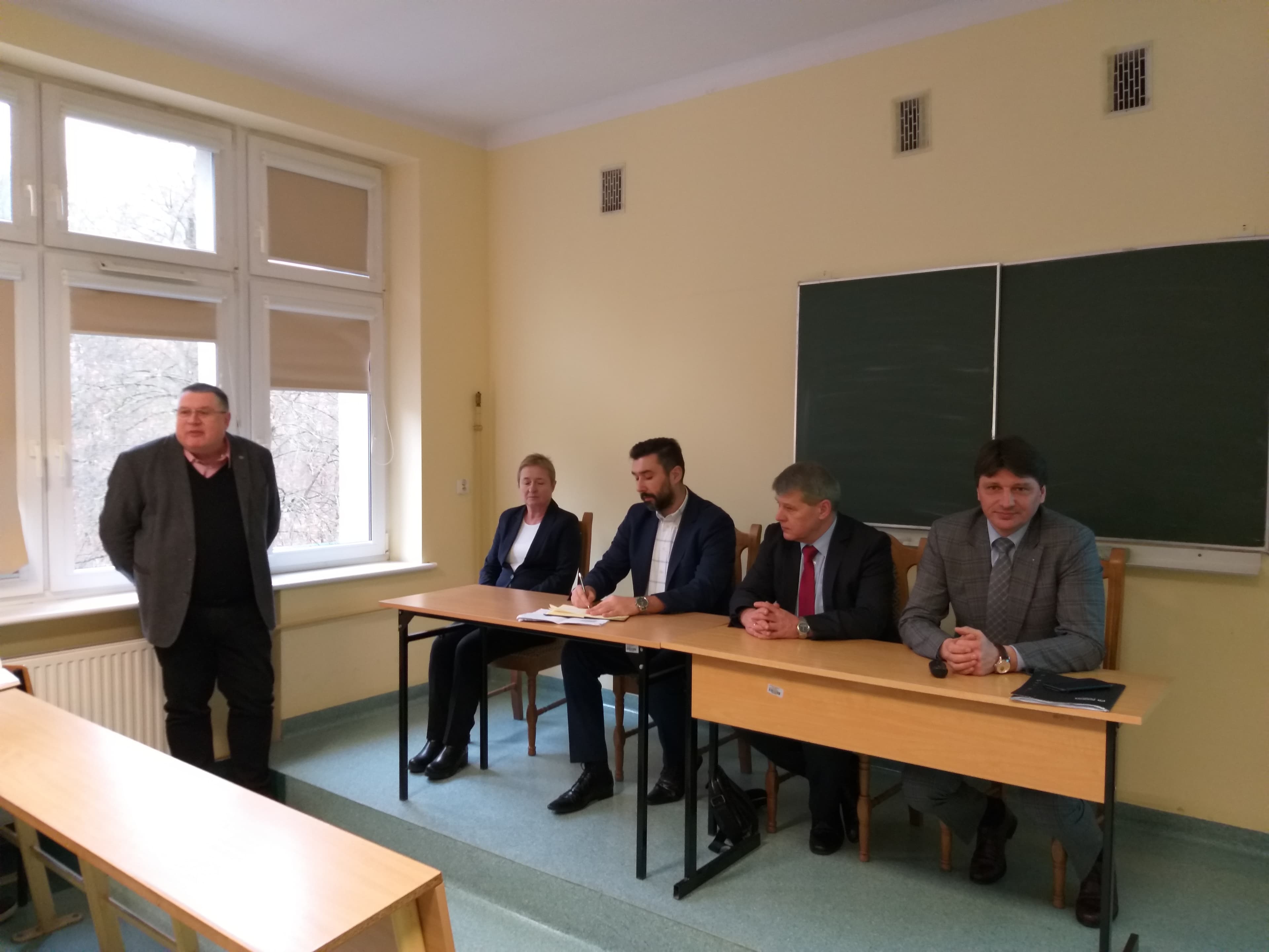 Cykl spotkań w instytutach i katedrach