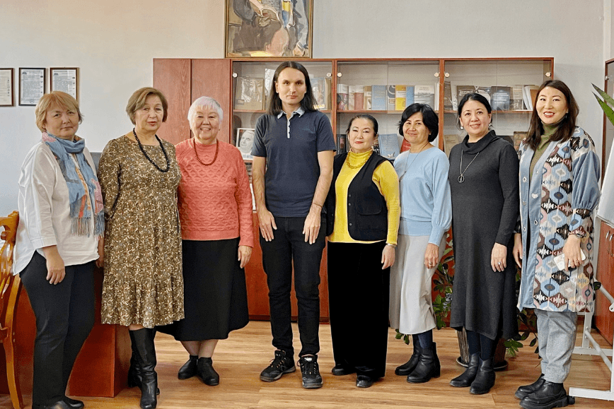 dr Maxim Ponomarenko profesorem wizytującym w Kazachstanie